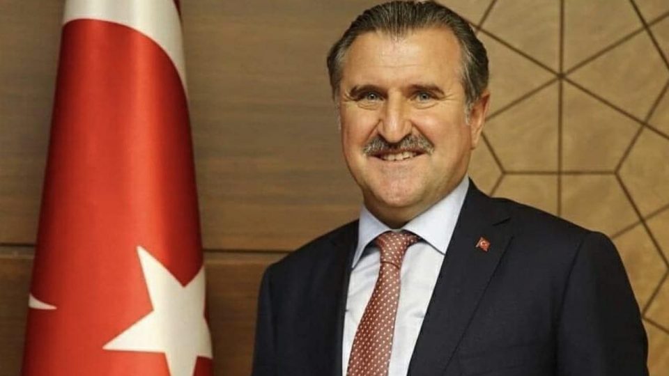 Bakan Osman Aşkın Bak, Fenerbahçe’yi kutladı